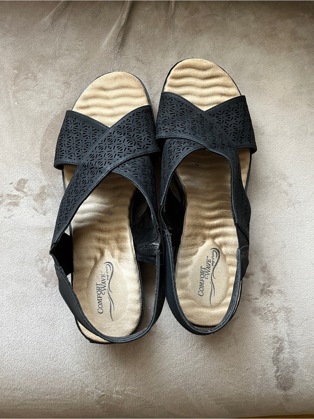 Easy Street Claudia Cutout Comfort Wave Sandals Size 11